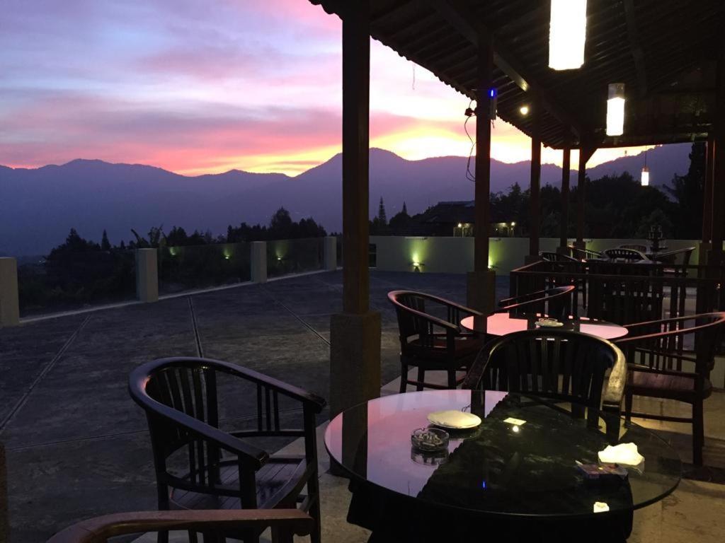 Villa Eaden Puncak Bagian luar foto